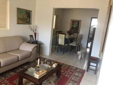 Casa com 2 Quartos à venda, 156m² no Centro, Uberaba