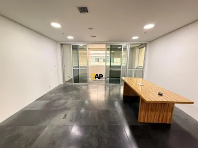Sala Comercial para alugar, 55m² no Vila Andrade, São Paulo