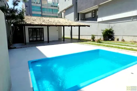 Casa com 2 Quartos para alugar, 115m² no Canto Grande, Bombinhas