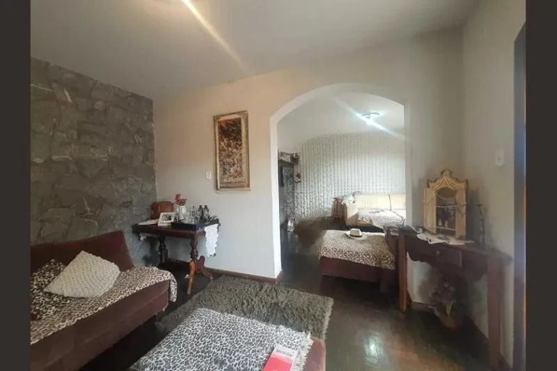 Casa com 5 quartos — Dom Cabral, Belo Horizonte