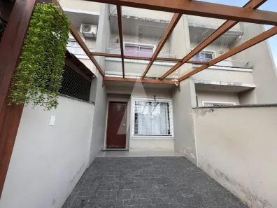 Casa com 2 Quartos para alugar, 64m² no Guanabara, Joinville