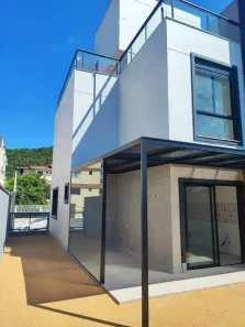 Casa com 3 Quartos à venda, 238m² no Ariribá, Balneário Camboriú