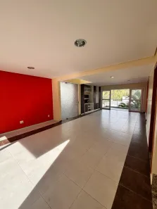 Casa de Condomínio com 2 Quartos para alugar, 240m² no Vila Oliveira, Mogi das Cruzes