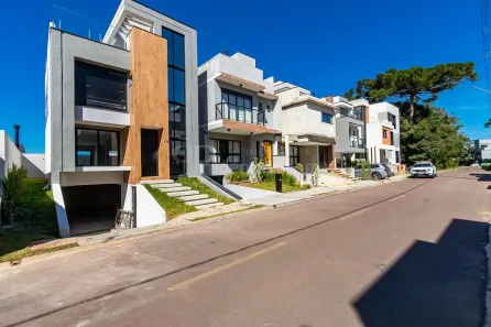 Casa de Condomínio com 3 Quartos à venda, 203m² no Santa Cândida, Curitiba