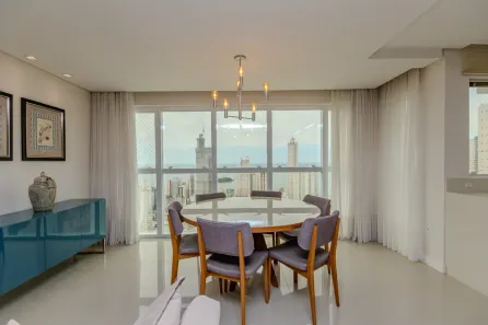 Apartamento com 3 Quartos para alugar, 194m² no Centro, Balneário Camboriú