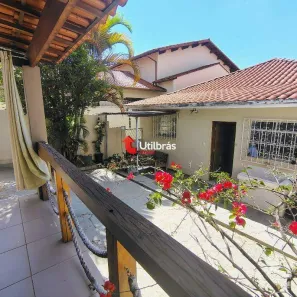 Casa com 3 Quartos à venda, 226m² no Sagrada Família, Belo Horizonte