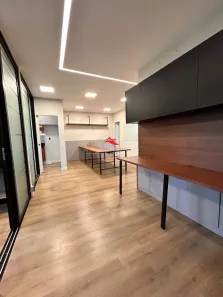 Sala Comercial para alugar, 100m² no Enseada do Suá, Vitória