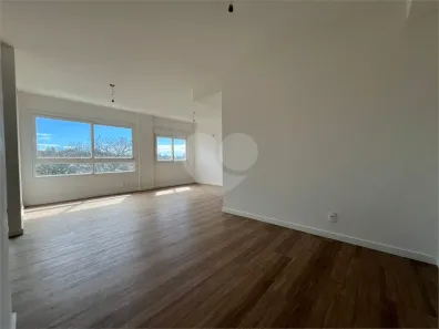 Apartamento com 2 Quartos para alugar, 70m² no Jardim do Salso, Porto Alegre