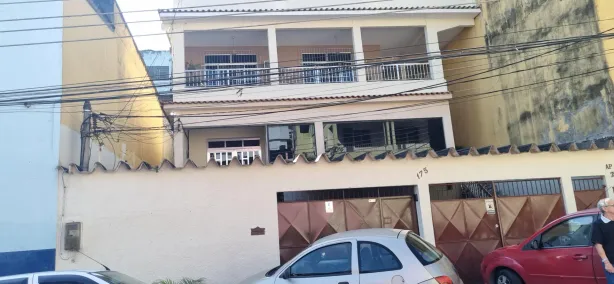 Sobrado com 6 Quartos à venda, 288m² no Jardim Vinte e Cinco de Agosto, Duque de Caxias