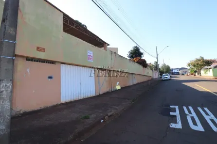 Casa com 3 Quartos à venda, 604m² no Califórnia, Londrina