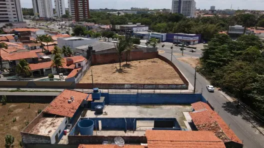 Ponto Comercial para alugar, 880m² no Olho D'Água, São Luís