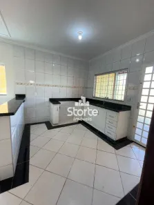 Casa com 3 Quartos à venda, 135m² no São Jorge, Uberlândia