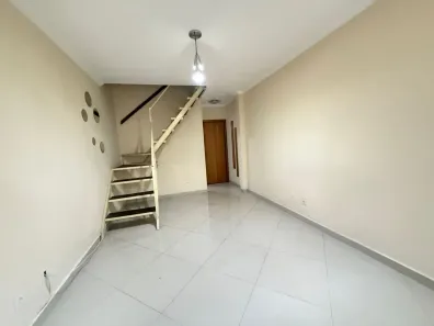 Casa de Condomínio com 2 Quartos à venda, 57m² no Marechal Hermes, Rio de Janeiro