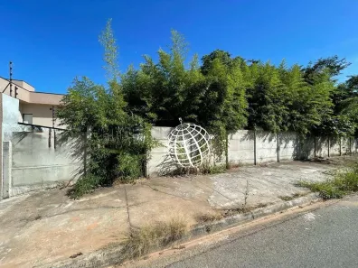 Lote/Terreno à venda, 400m² no Jardim dos Pinheiros, Atibaia
