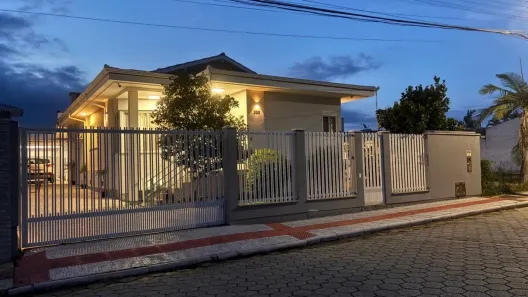 Casa com 3 Quartos à venda, 146m² no Aririú, Palhoça