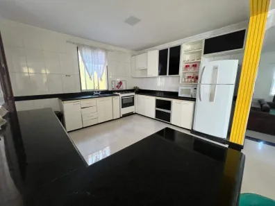 Casa com 3 Quartos para alugar, 280m² no Cabral, Contagem