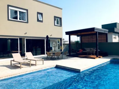 Casa de Condomínio com 3 Quartos para alugar, 500m² no São Paulo II, Cotia