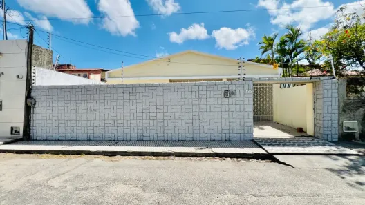 Casa com 3 Quartos à venda, 200m² no Parangaba, Fortaleza