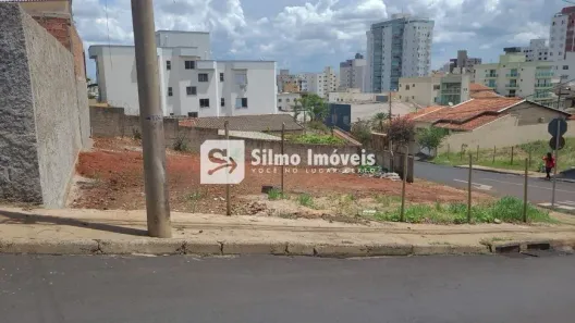 Lote/Terreno à venda, 338m² no General Osório, Uberlândia