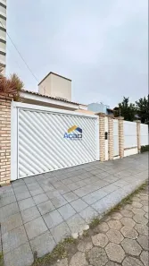 Casa com 5 Quartos para alugar, 450m² no Dom Bosco, Itajaí