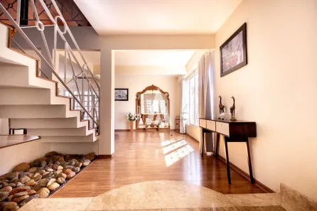 Casa com 3 Quartos à venda, 210m² no Floresta, Joinville