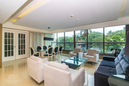 Apartamento com 3 Quartos à venda, 261m² no Três Figueiras, Porto Alegre