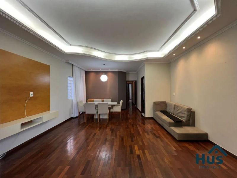 Casa com 3 quartos — Santa Amélia, Belo Horizonte