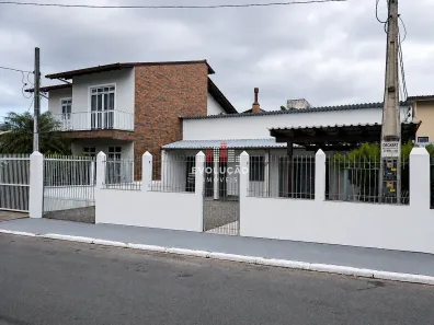 Casa com 3 Quartos para alugar, 180m² no Ipiranga, São José