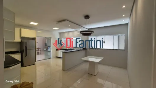 Sobrado com 3 Quartos à venda, 351m² no Jardim Dona Regina, Santa Bárbara D'Oeste