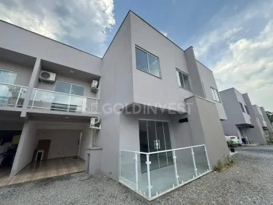 Casa com 3 Quartos para alugar, 108m² no Limoeiro, Brusque