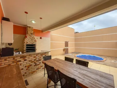 Sobrado com 2 Quartos à venda, 162m² no Zona 28, Maringá