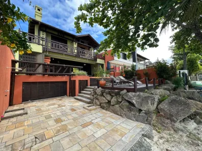 Casa com 6 Quartos para alugar, 400m² no , Porto Belo