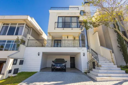 Casa com 3 Quartos para alugar, 350m² no Atuba, Curitiba