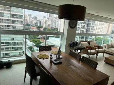 Apartamento com 3 Quartos para venda ou aluguel, 210m² no Vila Olímpia, São Paulo