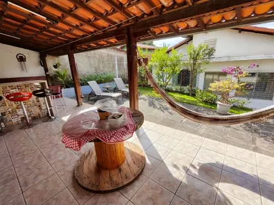 Casa com 4 Quartos à venda, 283m² no Camargos, Belo Horizonte