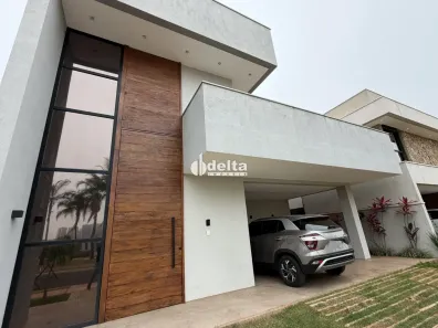 Casa de Condomínio com 4 Quartos para alugar, 300m² no Jardim Sul, Uberlândia