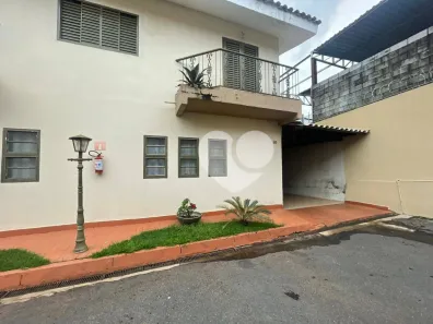 Casa com 3 Quartos à venda, 190m² no Jardim América, Goiânia