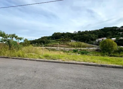 Lote/Terreno à venda, 385m² no Pio X, Caxias do Sul