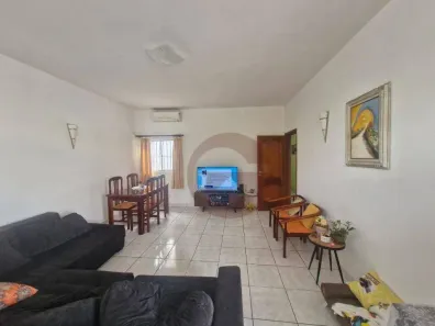 Casa com 3 Quartos à venda, 200m² no Jardim Pinheiros, São Paulo
