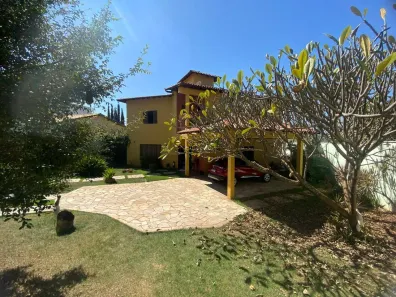 Casa com 3 Quartos à venda, 316m² no Cidade Jardim, Uberlândia