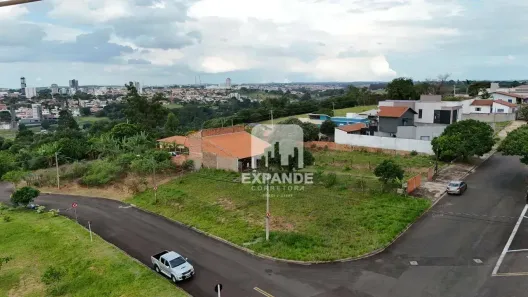 Lote/Terreno à venda, 683m² no Jardim Tropical, Botucatu