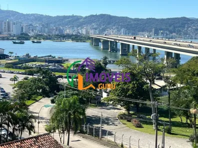 Casa com 4 Quartos à venda, 380m² no Estreito, Florianópolis