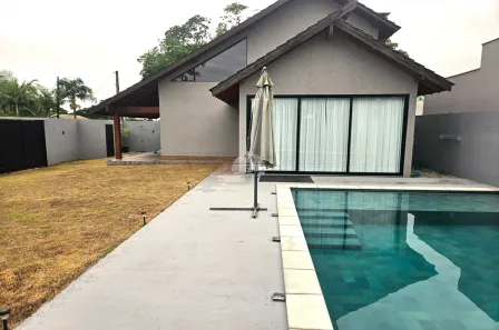 Sobrado com 3 Quartos à venda, 165m² no Continental, Itapoá