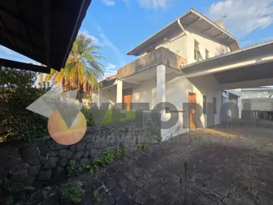 Sobrado com 4 Quartos para alugar, 350m² no Indaiá, Caraguatatuba