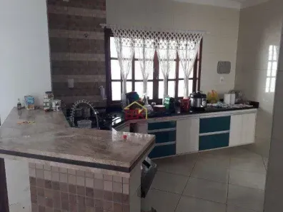 Sobrado com 2 Quartos à venda, 184m² no Village das Flores, Caçapava