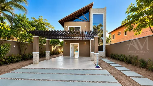 Sobrado com 4 Quartos à venda, 187m² no Centro, Eusébio