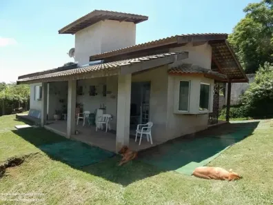 Fazenda/Sítio com 3 Quartos à venda, 132m² no Centro, Bom Jesus dos Perdões