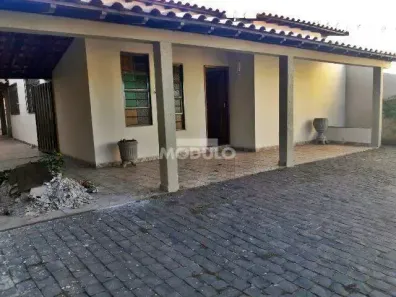 Casa com 3 Quartos para alugar, 200m² no Vigilato Pereira, Uberlândia