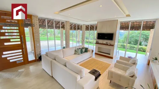 Casa de Condomínio com 3 Quartos à venda, 2070m² no Itaipava, Petrópolis