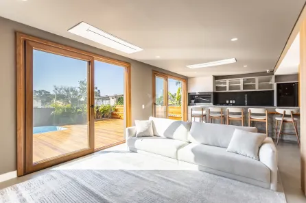 Casa com 4 Quartos à venda, 326m² no Três Figueiras, Porto Alegre